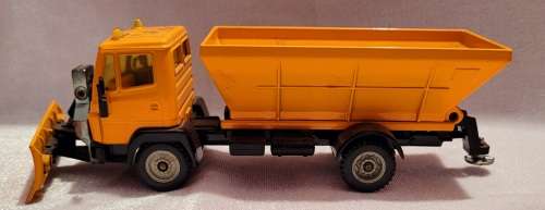SIKU Mercedes truck fertilizer spreader With front mount attachment 1/50