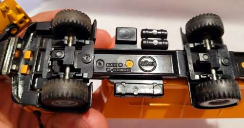 SIKU Mercedes truck fertilizer spreader With front mount attachment 1/50