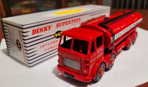 Dinky Supertoys Atlas 943 Leyland Octopus Tanker - Esso in Sealed Box