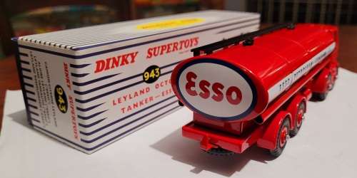 Dinky Supertoys Atlas 943 Leyland Octopus Tanker - Esso in Sealed Box