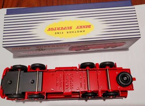 Dinky Supertoys Atlas 943 Leyland Octopus Tanker - Esso in Sealed Box