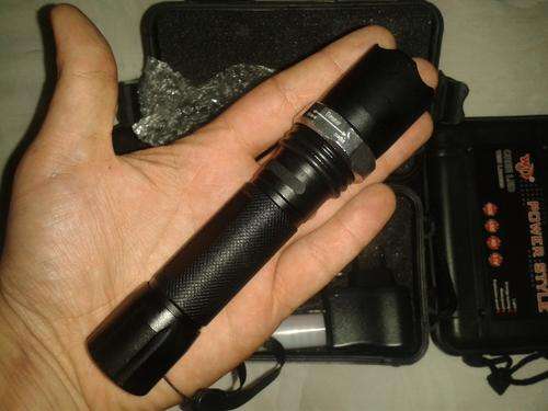 Cree Torch 1200 Lumens Free pack of rechargeable AAA batteries (4 per pack)