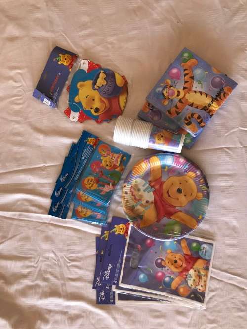 Winnie the Pooh party set auction