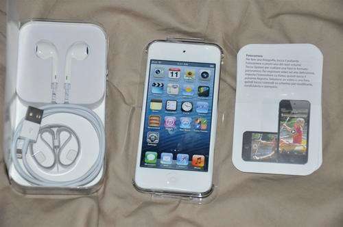 apple iPod Touch 64GB - White md721bt/a 5th generation