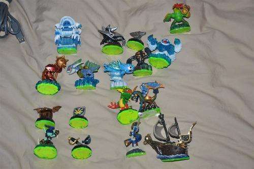 Skylanders buy per character Green base no cards