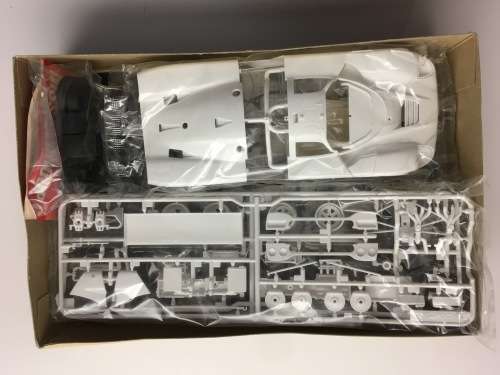 TAMIYA NISSAN R89C 1989 MODEL KIT 1/24