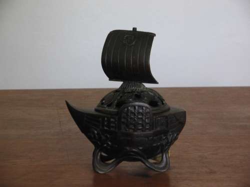 Japanese treasure ship koro incense burner