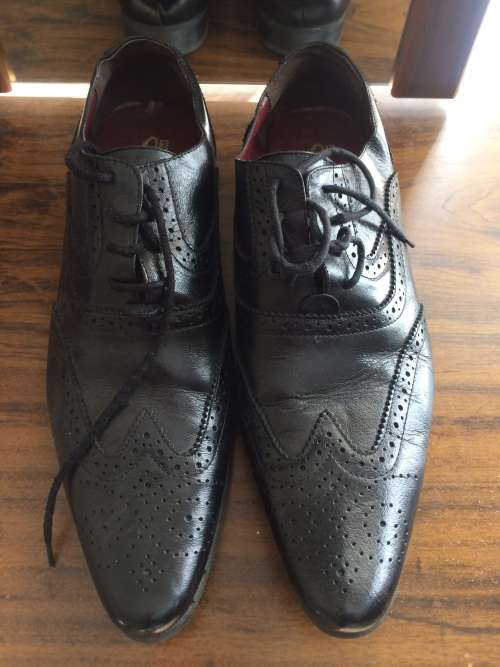 Carducci Mens stylish Black Leather Dovetail Pattern! Low price
