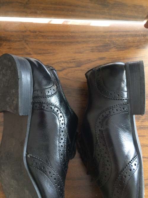 Carducci Mens stylish Black Leather Dovetail Pattern! Low price