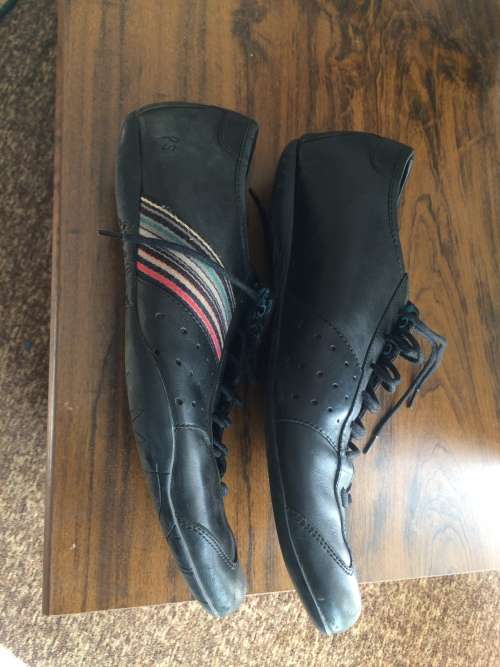 Paul Smith genuine sneakers size 9 to 9.5 very high quality.
