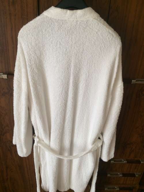 Edgars Unisex White Gown - In good condition.BARGAIN! CLEARANCE SALE
