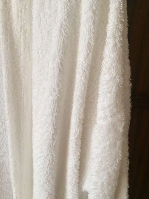Edgars Unisex White Gown - In good condition.BARGAIN! CLEARANCE SALE