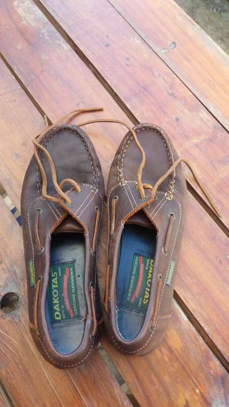 Authentic Leather Dakota shoes - Size 9 Very good condition
