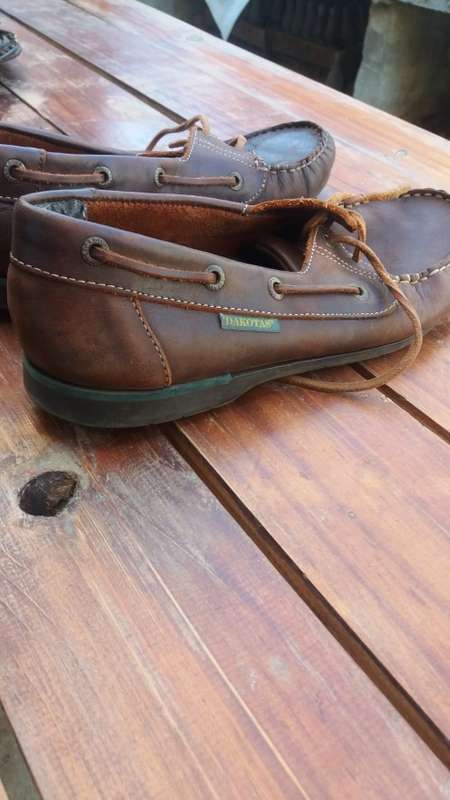 Authentic Leather Dakota shoes - Size 9 Very good condition