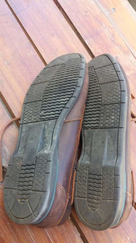 Authentic Leather Dakota shoes - Size 9 Very good condition