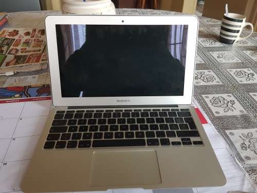 Apple Iphone 7PLUS 32 GB Unlocked /  2010 Macbook Air 11 - Sell As IS BARGAIN!!!!!!!!!!!