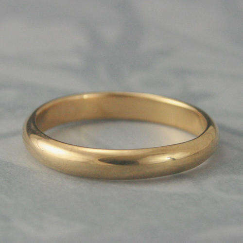 18ct solid yellow gold wedding ring 2mm - Bargain price