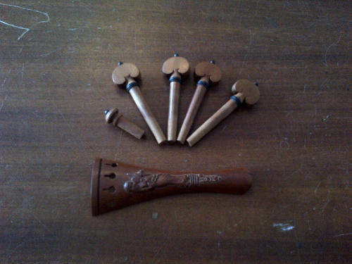 4/4 Violin accessories/fittings quality jujube wood