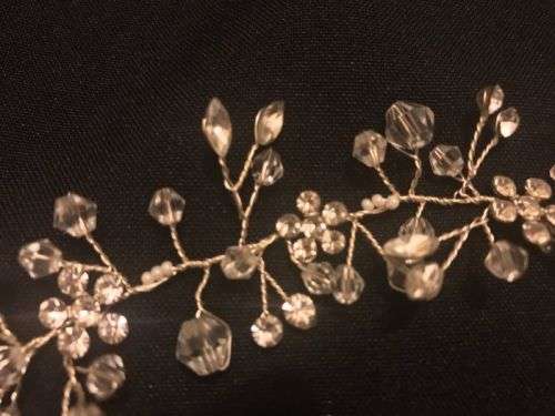 Beautiful flexible bridal hairpiece.