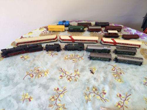 HO gauge locomotives and coaches