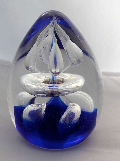 GORGEOUS HEFTY GLASS PAPERWEIGHT. EGG-SHAPE! FASCINATING INCLUSIONS. QUITE SPECIAL
