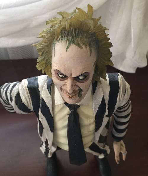 BEETLEJUICE figurine 18 inch