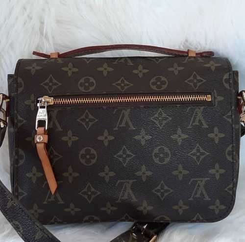 LOUIS VUITTON Monogram Pochette Metis