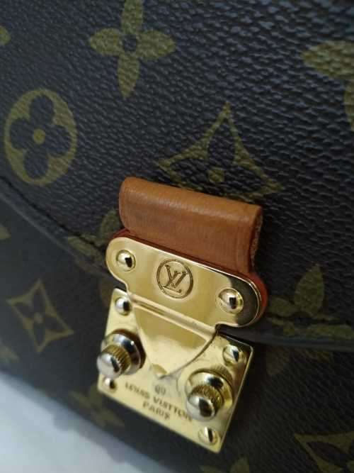 LOUIS VUITTON Monogram Pochette Metis