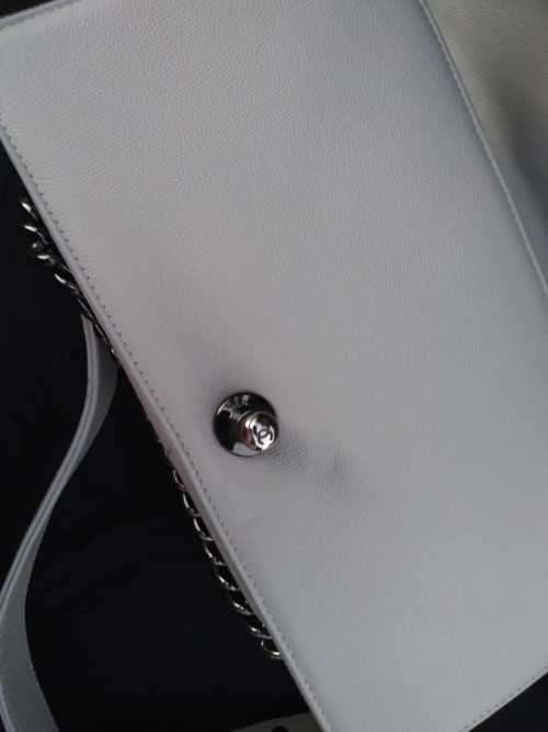 CHANEL Le boy Caviar Medium Boy Flap Light Grey