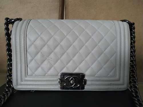 CHANEL Le boy Caviar Medium Boy Flap Light Grey