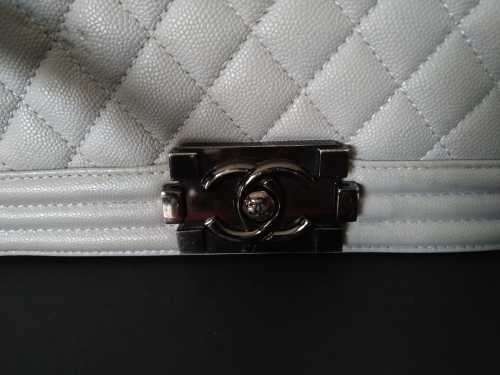 CHANEL Le boy Caviar Medium Boy Flap Light Grey