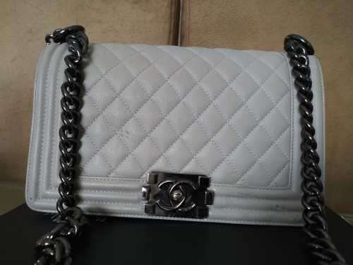 CHANEL Le boy Caviar Medium Boy Flap Light Grey