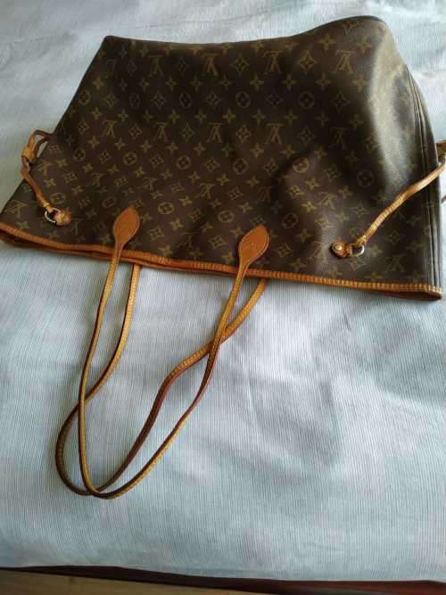 Louis Vuitton Neverfull Tote