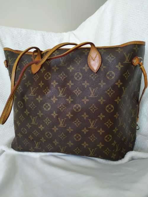 Louis Vuitton Neverfull Tote