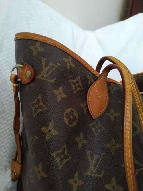 Louis Vuitton Neverfull Tote