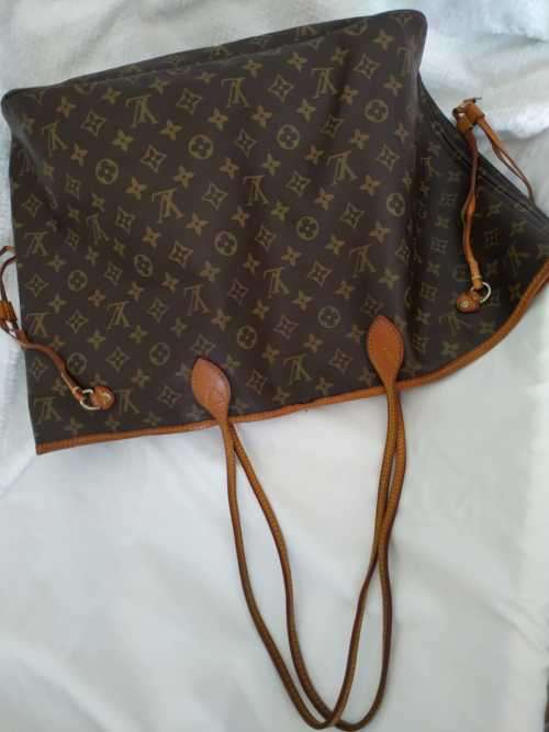 Louis Vuitton Neverfull Tote