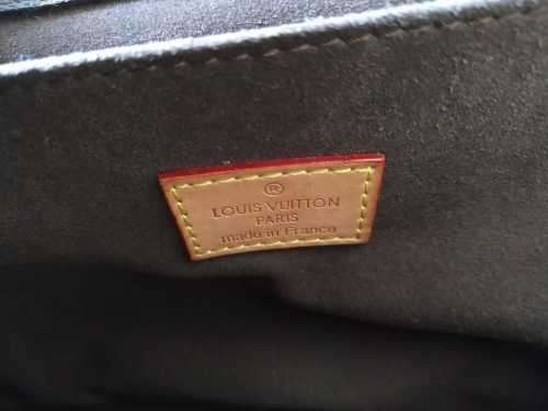 LOUIS VUITTON Monogram Pochette Metis