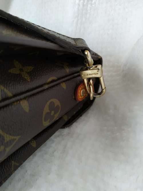 LOUIS VUITTON Monogram Pochette Metis
