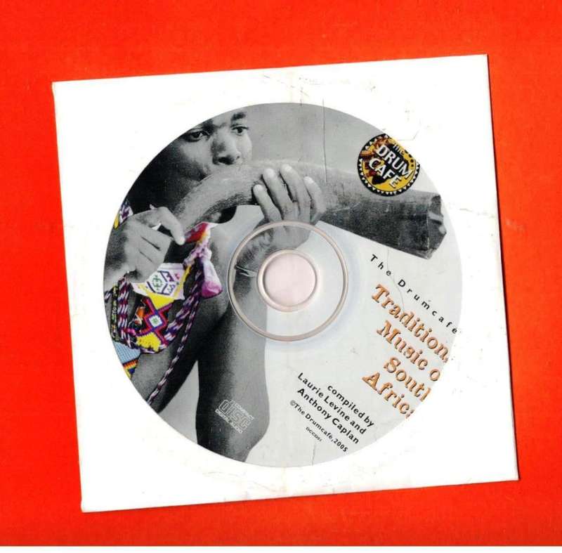 Traditional Music of South Africa  --  With CD  -- Laurie Levine