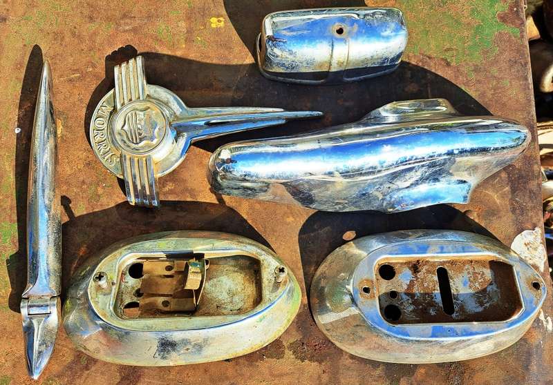 Morris Minor  Bits and Pieces