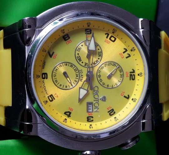 CROTON Aquamatic 200m Oversized Mens Sports Watch