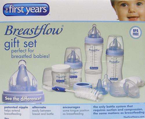 THE FIRST YEARS Breastflow BPA Free Starter Kit