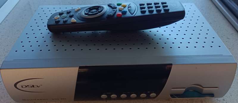 Multichoice DSD990 DSTV Decoder with Remote