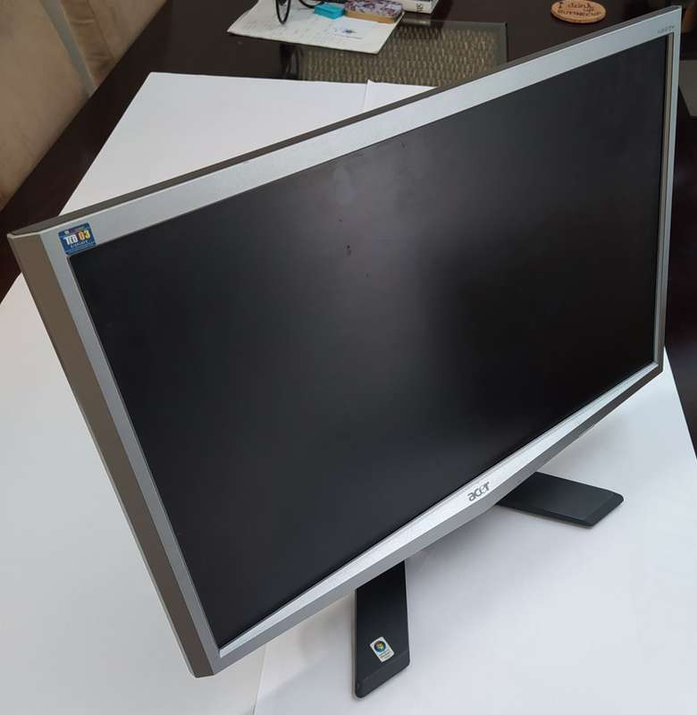 Acer X223W LCD monitor