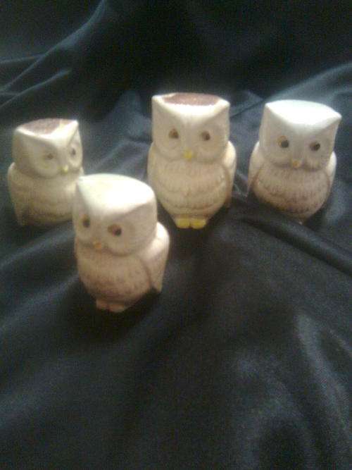 CERAMIC SET OF BARN OWLS