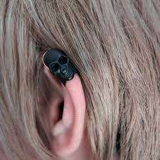 Skull clip on earring / ear cuff Black