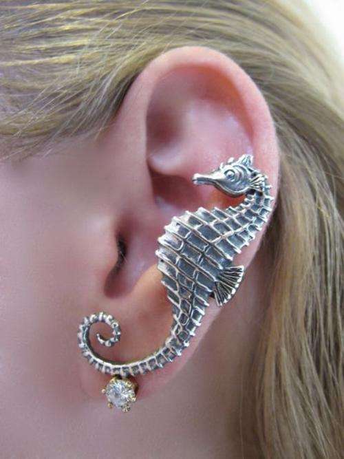 Seahorse earring / ear cuff Silver