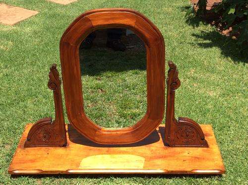 Stunning Mirrow in Beautiful Wooden Frame and Stand