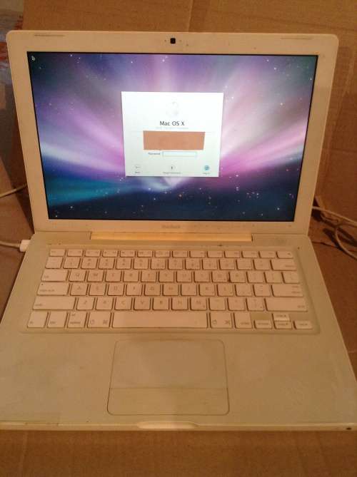 Apple laptop