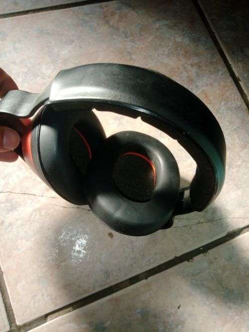 %% SAFETY GEAR 2X HARD HAT AND EAR MUFFS X1%%